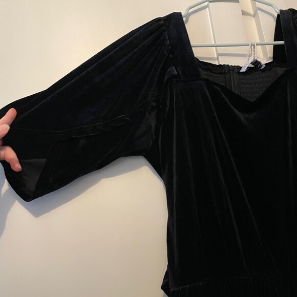 NWT! Ivy City Livi Jumpsuit in Black Velvet Size Large PERFECT FOR THE HOLIDAYS - Picture 4 of 8